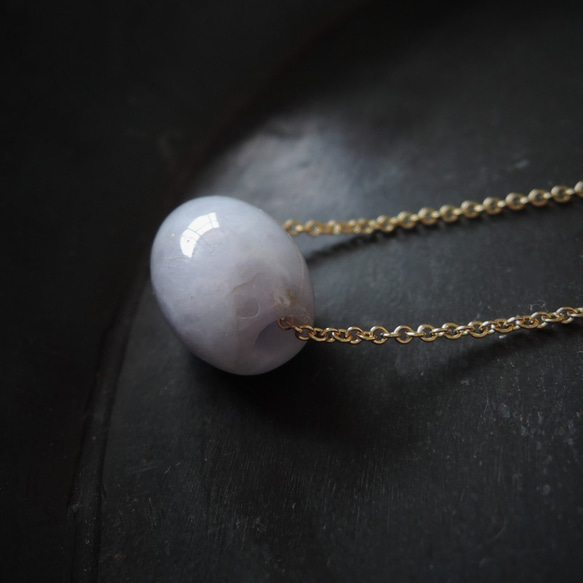 【在庫僅少】希少石！　ビルマ産ラベンダー翡翠　約40cm　サージカルステンレスネックレス 2枚目の画像