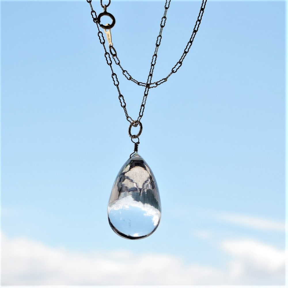 【在庫僅少】クリスタルの卵　大粒　つるりんストーン　サージカルステンレスチェーン50cm