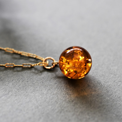 人気再入荷♪ 大粒ラウンド バルティックアンバー(琥珀）クラック入り