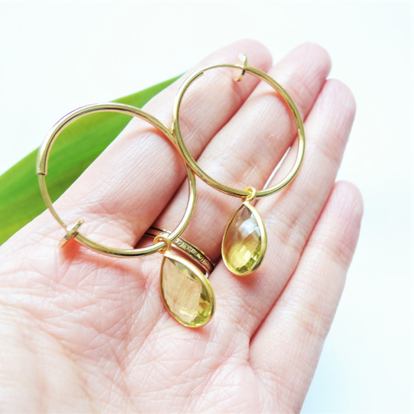 【剩餘1對可更換耳環】綠金檸檬石英大梨形金箍（鈦柱） 第4張的照片