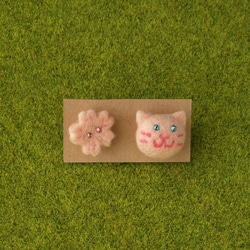 【受注制作作品】フェルティングピアス・春限定・桜ねこ 1枚目の画像