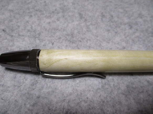山椒（サンショウ）の木　キヌカ仕上げ　回転式ロングパトリオットボールペン 5枚目の画像