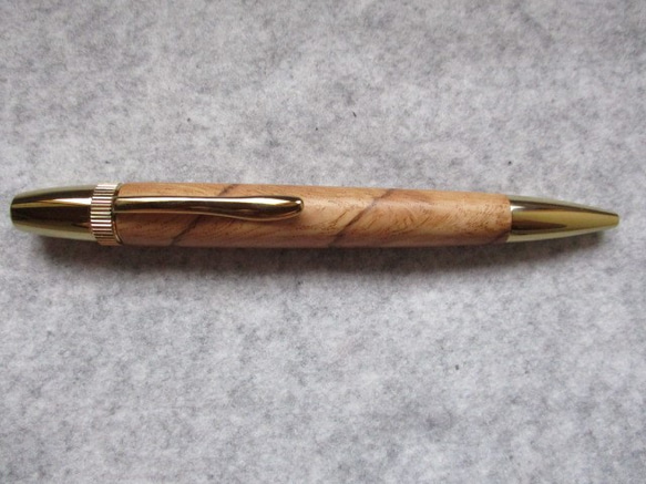 樫の木　縁起木　回転式ロングパトリオットボールペン　　　 1枚目の画像