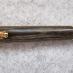 斑入り黒檀(ブラック＆ホワイトエボニー)　ガラスコート仕上げ　回転式ロングパトリオットボールペン　 4枚目の画像