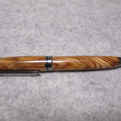 肥松(黒松)ジン　琥珀脂　金襴杢　出雲産樹齢300年　ガラスコート仕上げ　回転式ヨーロピアンボールペン  　希少材　 2枚目の画像