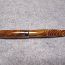 肥松(黒松)ジン　琥珀脂　金襴杢　出雲産樹齢300年　ガラスコート仕上げ　回転式ヨーロピアンボールペン  　希少材　 3枚目の画像