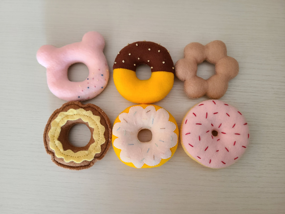 〖ニャンコ　商品違い多い❌翌日受取通知⭕️〗フェルトドーナツ ハンドメイド フェルトままごとドーナツ 6種類セット② おもちゃ・人形