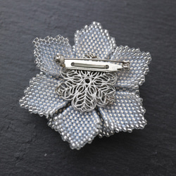 Beaded Flower Brooch (Ice Blue) 第4張的照片