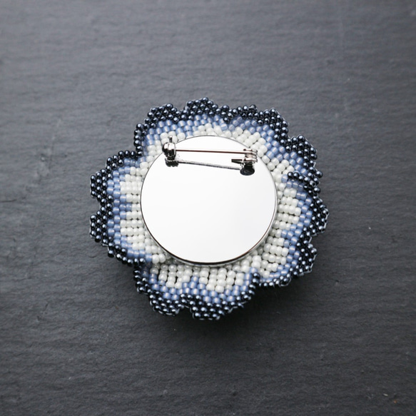 Beaded Flower Brooch (Blue) 第5張的照片