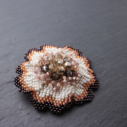 Beaded Flower Brooch (Orange) 第3張的照片