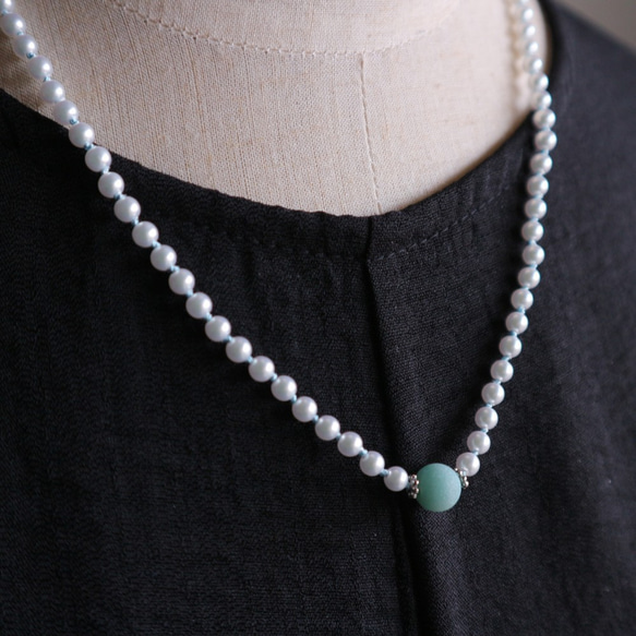 Druzy & Japanese Plastic Pearls Necklace 第3張的照片