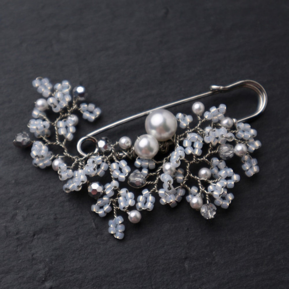 Beaded Flower Brooch(Silver) 第2張的照片