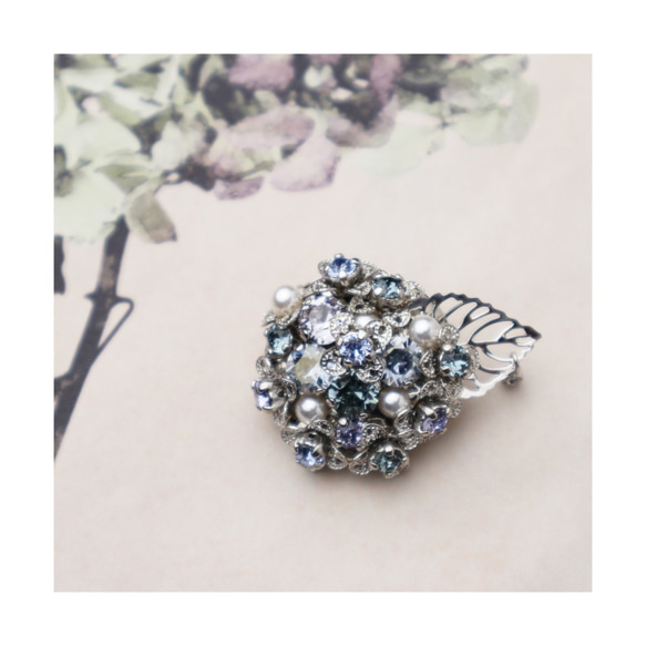 Beaded Hydrangea Brooch(Blue) 第1張的照片