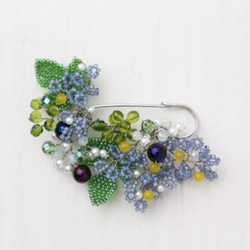 Beaded Flower Brooch 第6張的照片