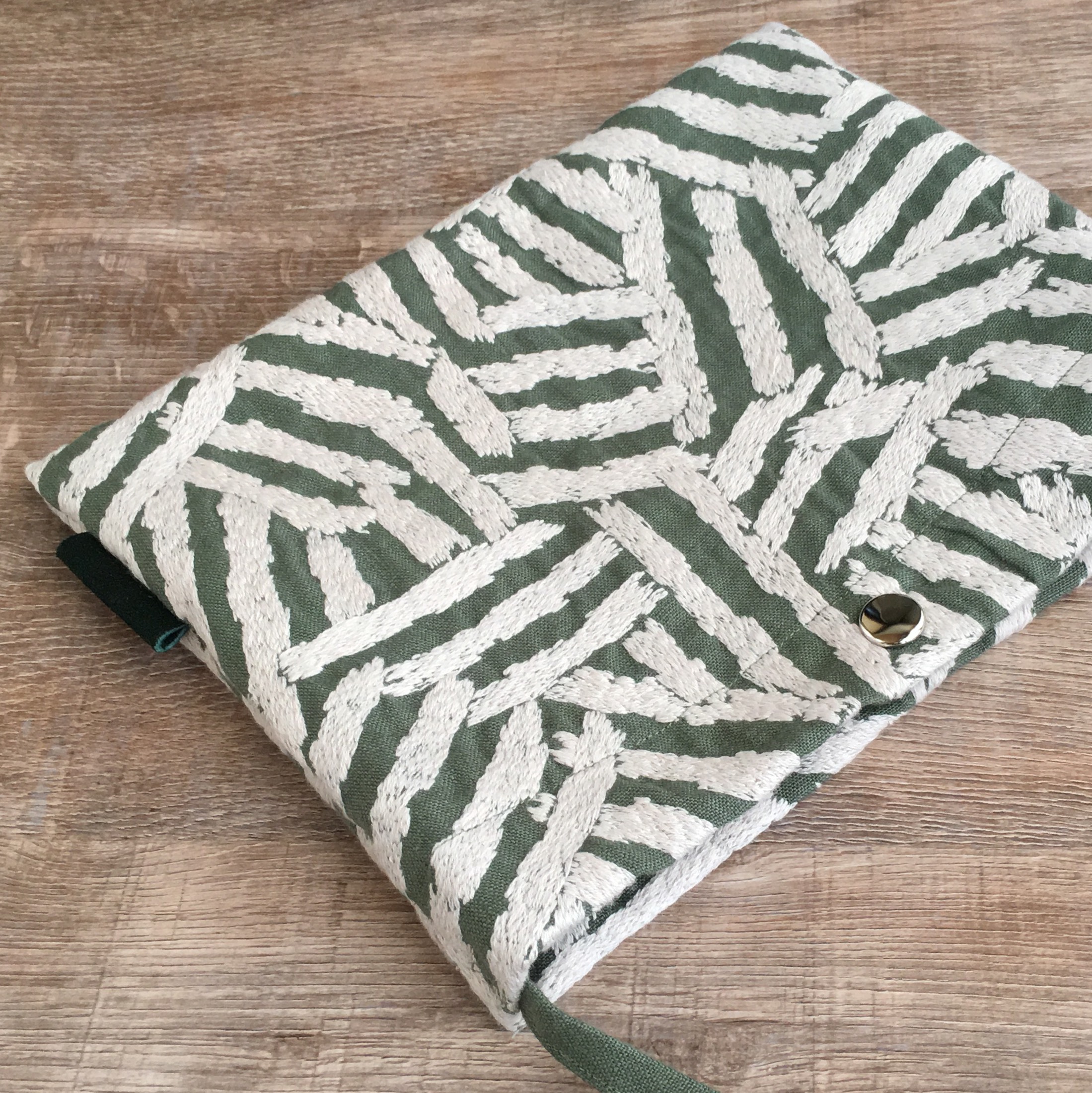 log(green) サコッシュ　ミナペルホネンファブリック使用