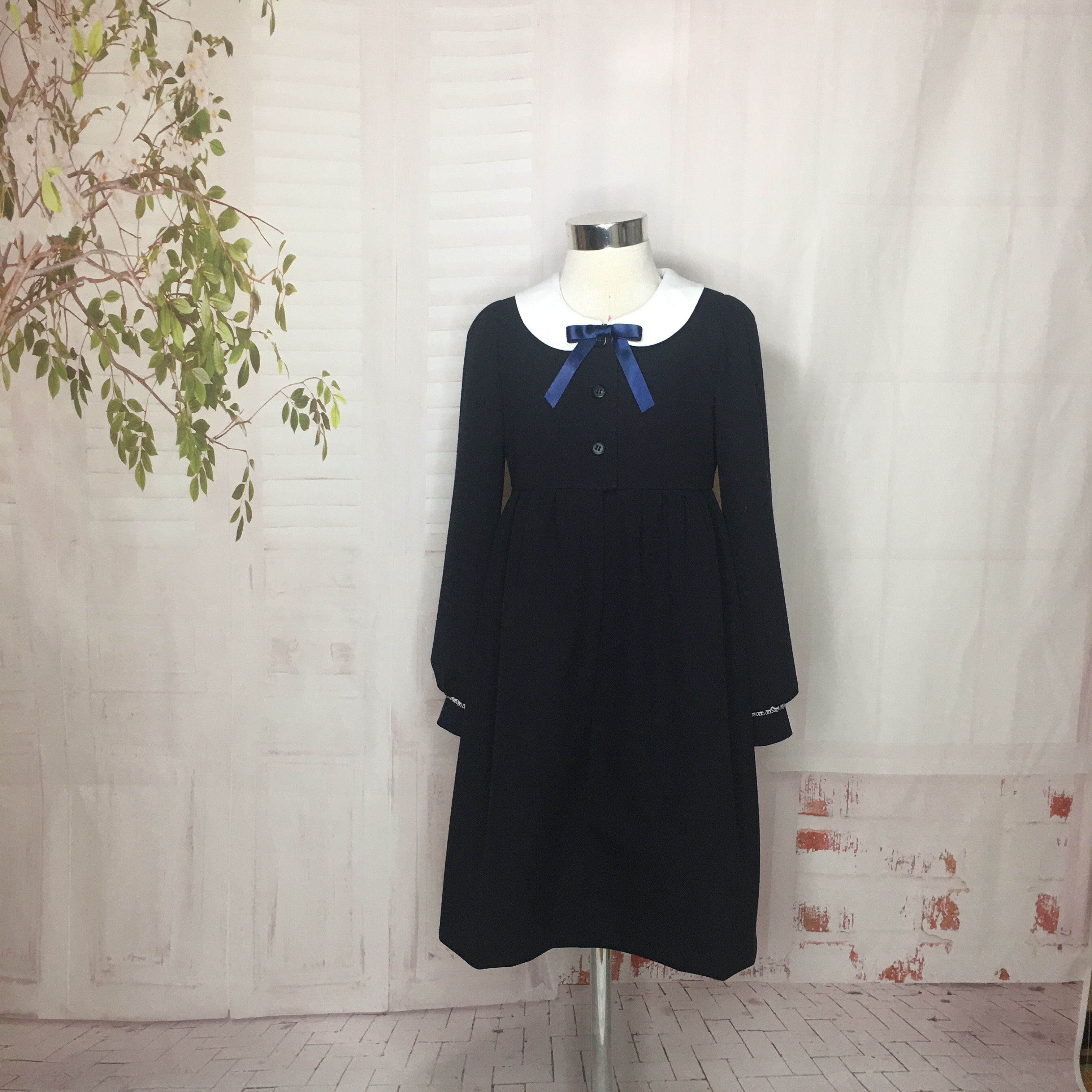 白衿付き紺色ワンピース130cm