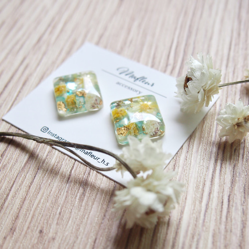 レジン ピアス イエロー ドライフラワー 春 夏 1粒タイプ カスミソウ 不規則 レジン ピアス イエロー ドライフラワー 春 夏 1粒タイプ カスミソウ