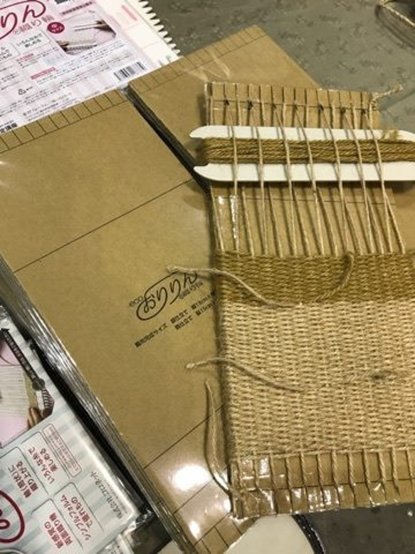 初心者でも簡単に輪織りが楽しめる「おりりん（織り輪）」小サイズ 1枚目の画像