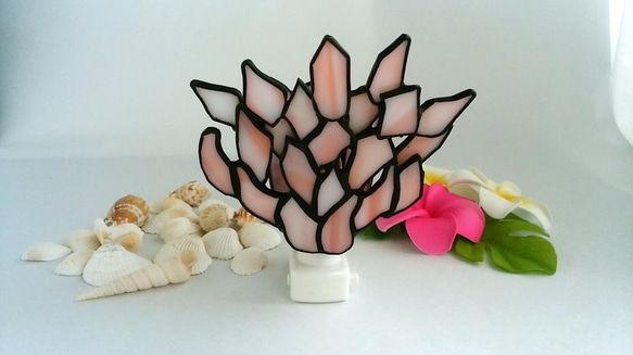 可愛いピンクに光る珊瑚のナイトランプ 3枚目の画像
