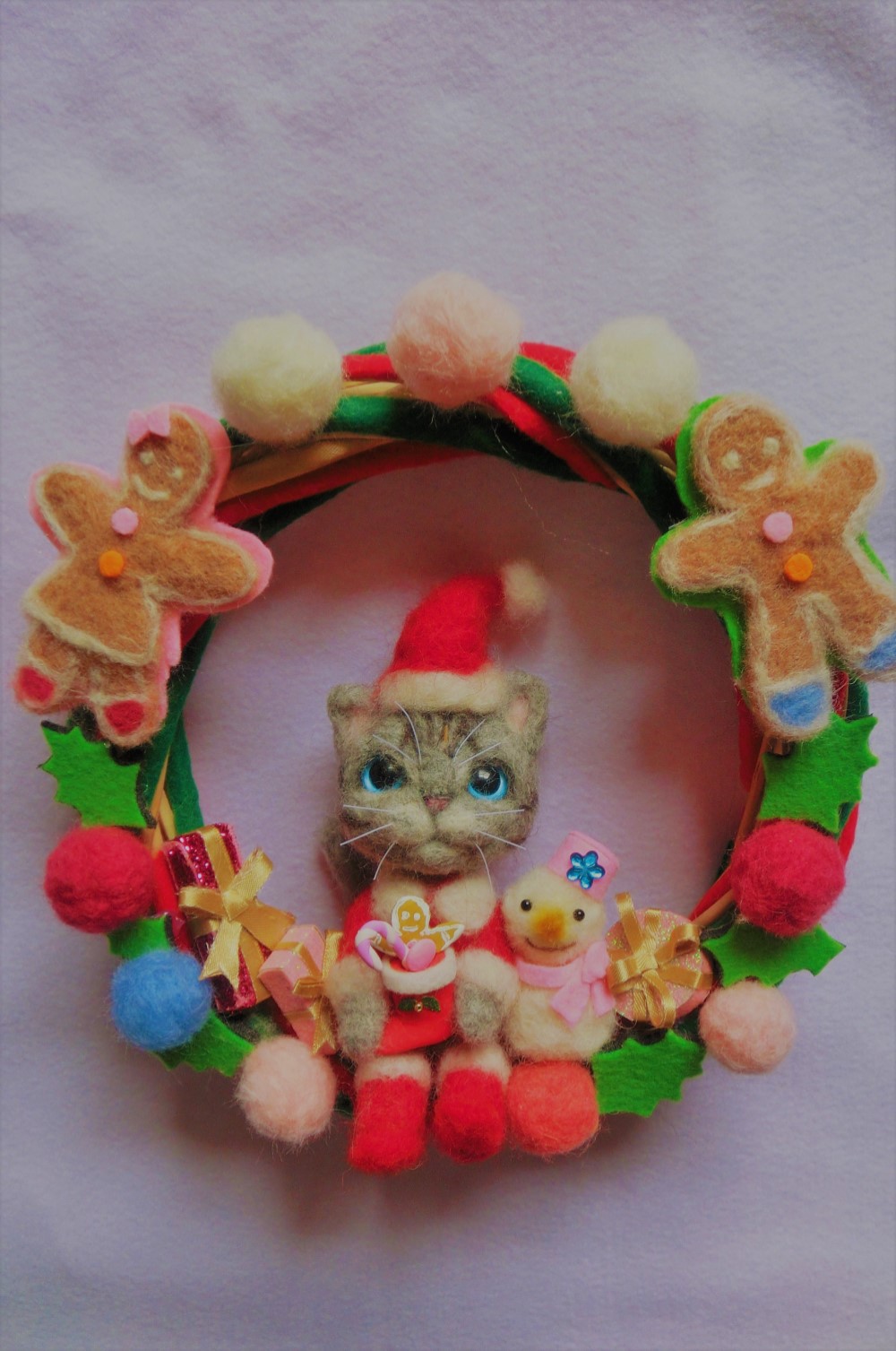 ハンドメイド☆羊毛フェルト☆リース☆クリスマス☆かわいい子猫ちゃんサンタと雪だるま☆壁掛け飾り