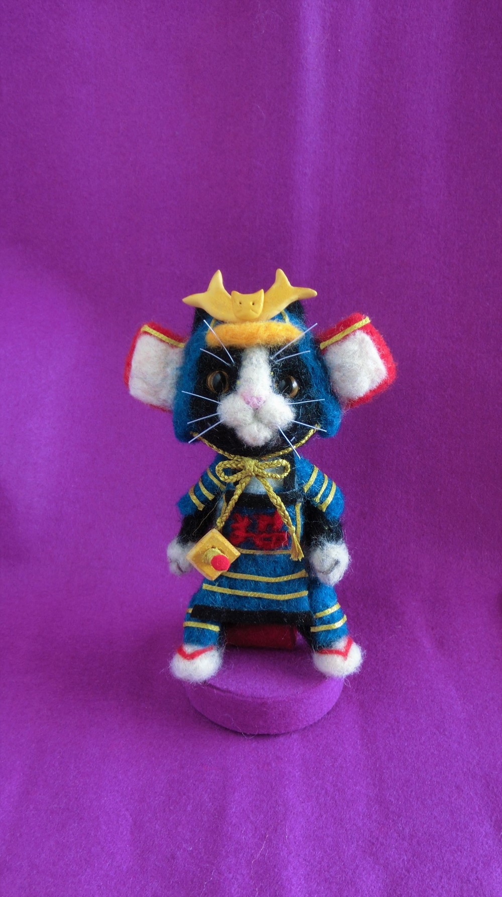 羊毛フェルト　端午の節句かわいいハチワレ子猫ちゃん 4,250円