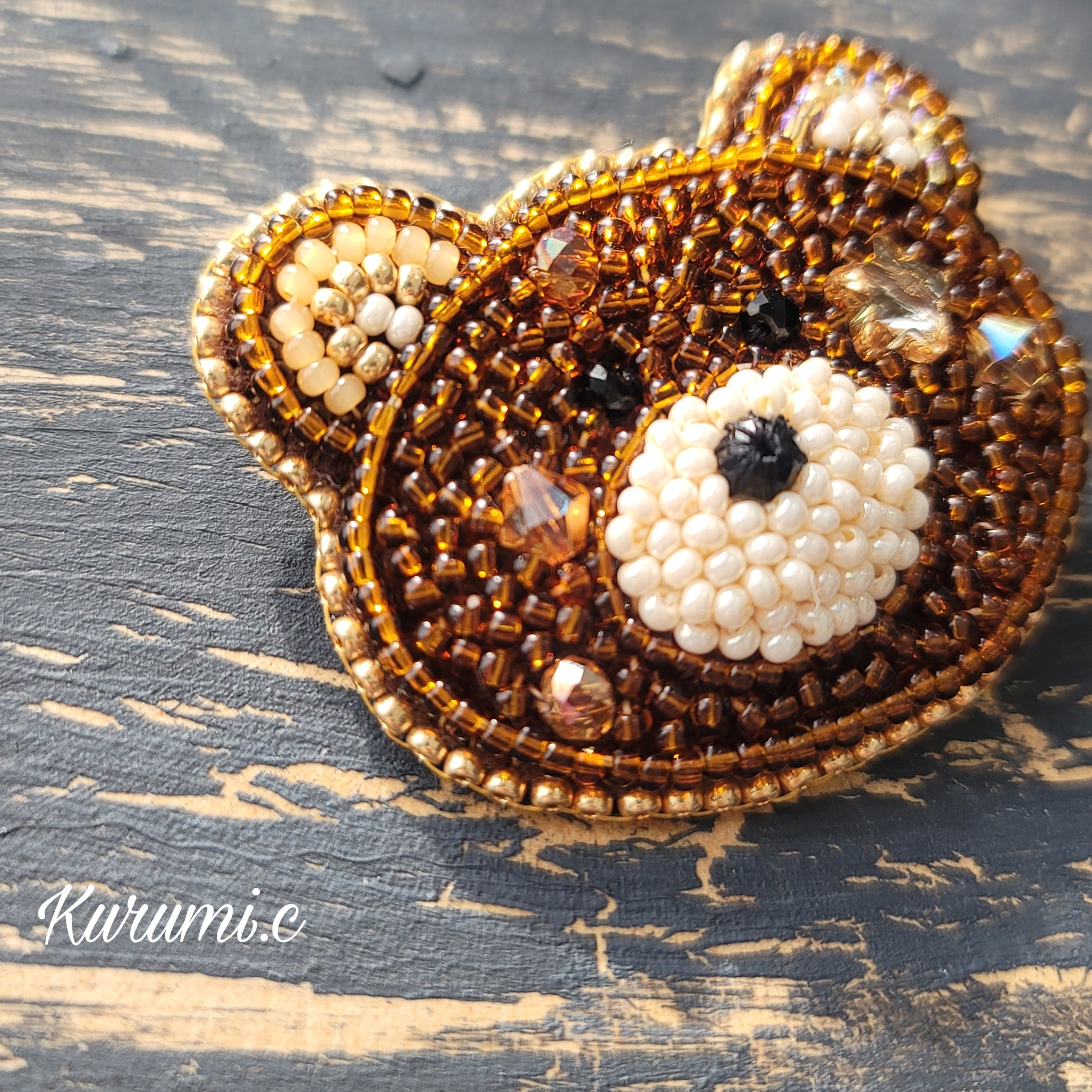 くまちゃんの誕生日会　立体ビーズ刺繍オブジェ　ハンドメイド