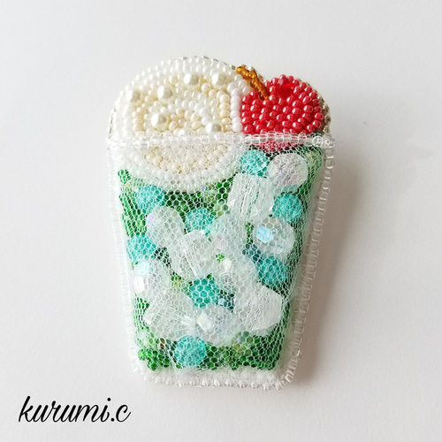 クリームソーダのビーズ刺繍ブローチ ブローチ TAKAYO 通販