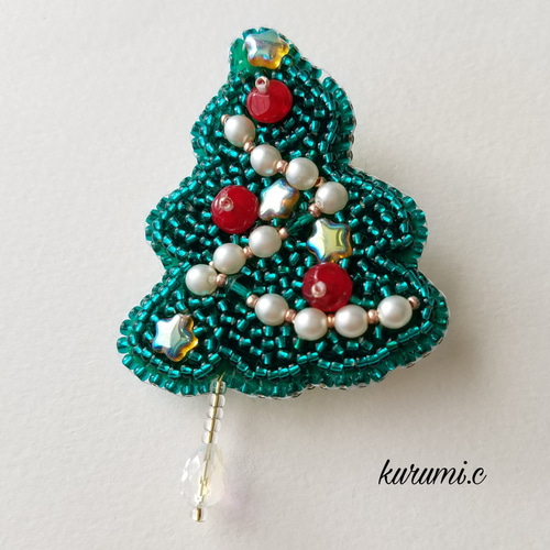 クリスマスツリーのビーズ刺繍ブローチ ブローチ TAKAYO 通販