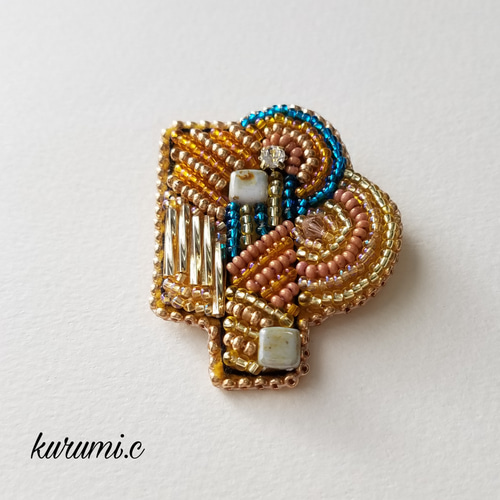 ビーズ刺繍ブローチ ブローチ TAKAYO 通販 6579117｜Creema