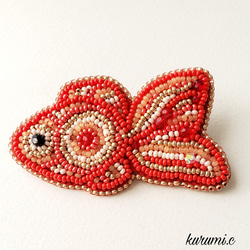赤い金魚のビーズ刺繍ブローチ 4枚目の画像