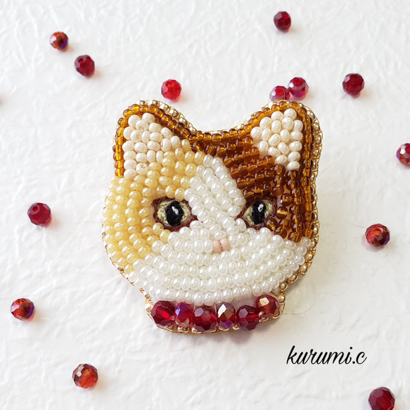 タ*ー様 ハンドメイド刺繍チャーム 三毛猫さん