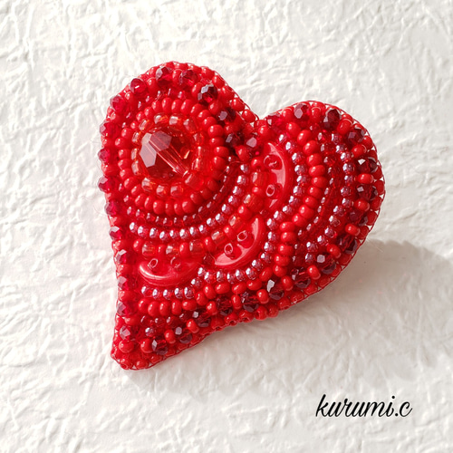 ビーズ刺繍のハートピアス: WataLife