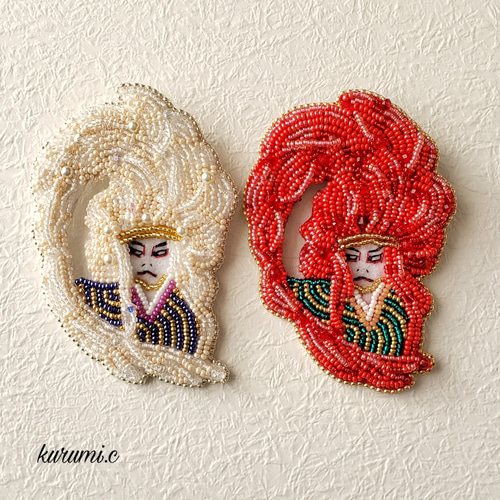 ★ハンドメイド ビーズ刺繍ブローチ タケコプター様ご確認用★ mizuka様オーダー 連獅子のビーズ刺繍ブローチ ブローチ TAKAYO 通販