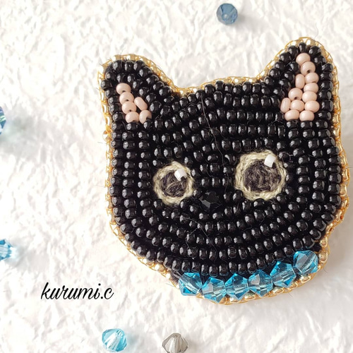 黒猫のビーズ刺繍ブローチ ブローチ kurumi.c 通販｜Creema(クリーマ)
