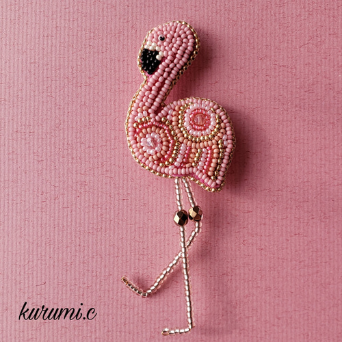 おすましフラミンゴのビーズ刺繍ブローチ ブローチ TAKAYO 通販