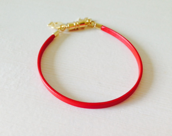 ｾﾐｶｽﾀﾑｱｲﾃﾑ☆Red leather x skull bracelet for her 3枚目の画像