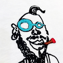 「キーボードおじさん」オリジナルイラスト レディースワイド 手刺繍 Tシャツ 3枚目の画像