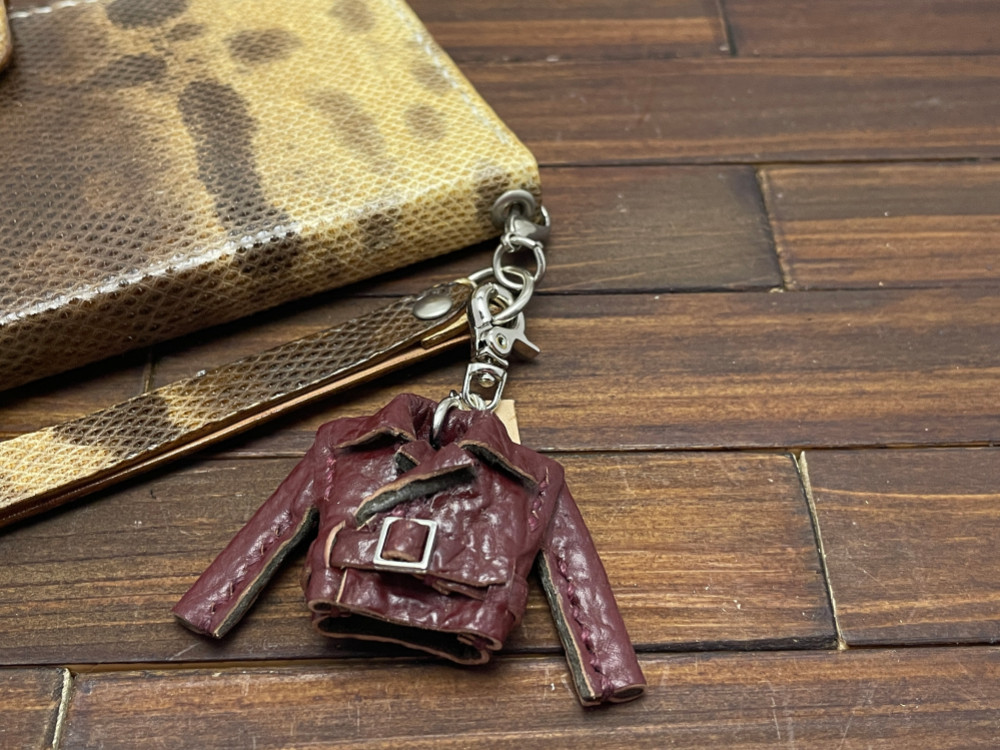 10774806 ファッション Louis Vuitton サメ型キーホルダー