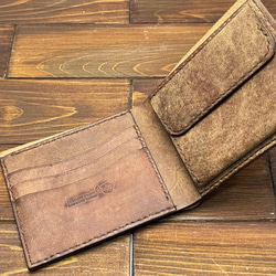 マット調仕上げの二つ折り財布【ブラウン】 2枚目の画像