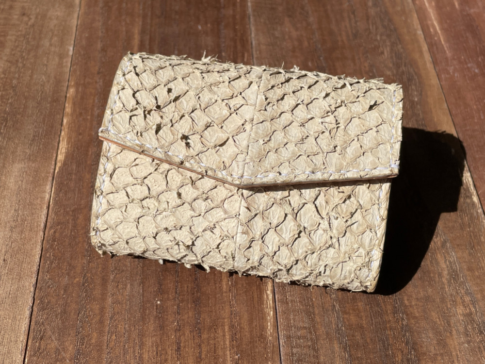 パーチレザー使用のお札を折らない極小ミニ財布