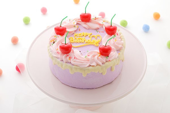 サクランボキャンドルの生クリームデコレーションパープル【韓国風デコレーションケーキ　センイルケーキ５号サイズ】 1枚目の画像