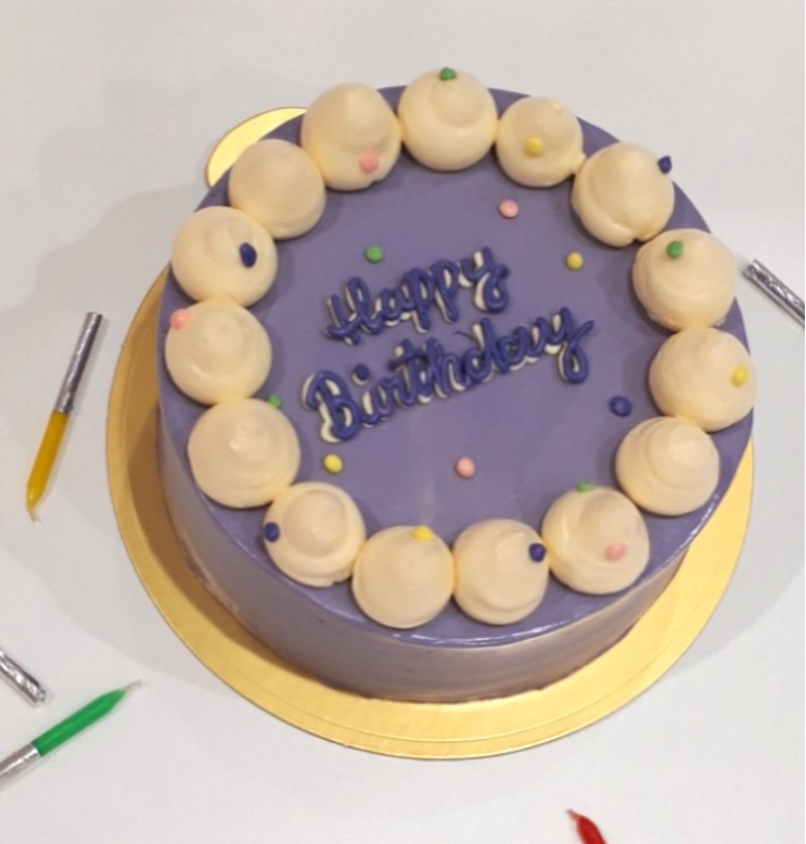 バタークリームのレタリングケーキ　【よつ葉バター100％使用　デコレーションケーキ　センイルケーキ５号サイズ】