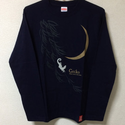 【月光★長袖★ネイビー】3D立体プリントのヤモリが目を引きます。★　和柄　Ｔシャツ　【Tシャツ工房三宝堂】 1枚目の画像