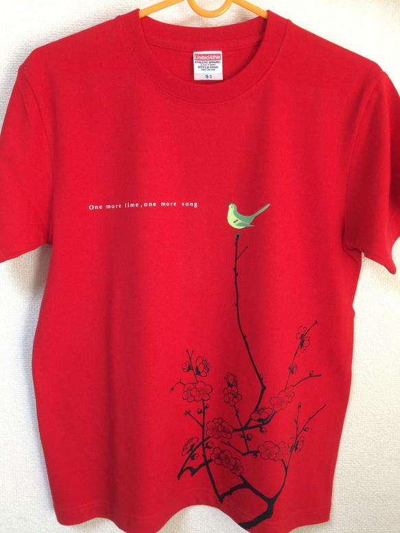 【梅に鶯　レッド】桜と並んで春の和柄といえば、やっぱり梅を思い出します。★和柄Ｔシャツ専門店【Tシャツ工房三宝堂】 1枚目の画像