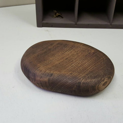 【sold】木の小皿　そらまめ型 2枚目の画像