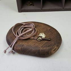 【sold】木の小皿　そらまめ型 3枚目の画像