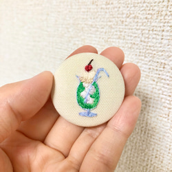 メロンクリームソーダの刺繍ブローチ ブローチ tumugi 通販 9693002