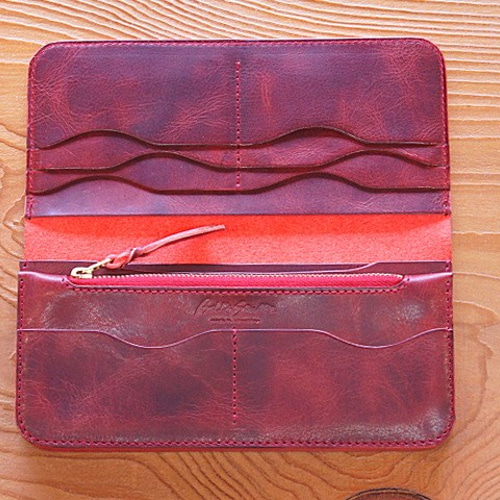 きめ細かい子牛の革で作った春色ワインレッドのシンプル長財布 長財布