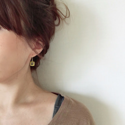 square beads earrings(flower) 5枚目の画像