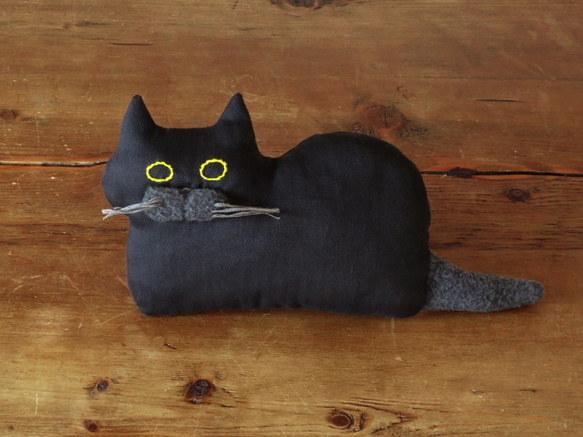 再々販 >> " Stickitten" kitten loaf  ブラック（ヘリンボーン） 1枚目の画像